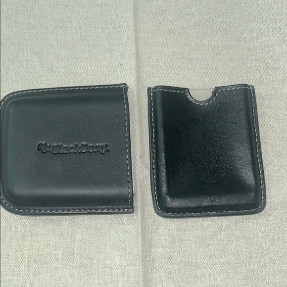 Black Leather BlackBerry Pouch Set - Picture 7 of 7